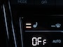 Volkswagen T-Roc 1.5 TSI R-Line | Trekhaak afneembaar | Achteruitrijcamera | Stoelverwarming & -massage |