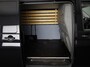 Volkswagen Transporter 2.0 TDI L2H3 28 Comfortline 150 pk Automaat | Navigatie | Trekhaak | Parkeersensoren achter | Achteruitrijcamera | Cruise control | Apple Carplay/Android Auto |
