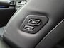 Hyundai Santa Fe 1.6 T-GDI PHEV Premium Sky / Dealer onderhouden / Fabrieksgarantie tot 03-2027 / Head Up Display  / Trekhaak afneembaar / Glazen schuif- en kanteldak / EAER bereik 58 km bereik stad 69 km / Trekgewicht 1350 kg / Stuur- Stoel & Achterbank verwarming / Elektrische achterklep /