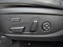 Hyundai Santa Fe 1.6 T-GDI PHEV Premium Sky / Dealer onderhouden / Fabrieksgarantie tot 03-2027 / Head Up Display  / Trekhaak afneembaar / Glazen schuif- en kanteldak / EAER bereik 58 km bereik stad 69 km / Trekgewicht 1350 kg / Stuur- Stoel & Achterbank verwarming / Elektrische achterklep /