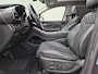 Hyundai Santa Fe 1.6 T-GDI PHEV Premium Sky / Dealer onderhouden / Fabrieksgarantie tot 03-2027 / Head Up Display  / Trekhaak afneembaar / Glazen schuif- en kanteldak / EAER bereik 58 km bereik stad 69 km / Trekgewicht 1350 kg / Stuur- Stoel & Achterbank verwarming / Elektrische achterklep /