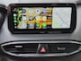 Hyundai Santa Fe 1.6 T-GDI PHEV Premium Sky / Dealer onderhouden / Fabrieksgarantie tot 03-2027 / Head Up Display  / Trekhaak afneembaar / Glazen schuif- en kanteldak / EAER bereik 58 km bereik stad 69 km / Trekgewicht 1350 kg / Stuur- Stoel & Achterbank verwarming / Elektrische achterklep /
