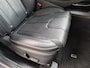 Hyundai Santa Fe 1.6 T-GDI PHEV Premium Sky / Dealer onderhouden / Fabrieksgarantie tot 03-2027 / Head Up Display  / Trekhaak afneembaar / Glazen schuif- en kanteldak / EAER bereik 58 km bereik stad 69 km / Trekgewicht 1350 kg / Stuur- Stoel & Achterbank verwarming / Elektrische achterklep /