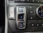 Hyundai Santa Fe 1.6 T-GDI PHEV Premium Sky / Dealer onderhouden / Fabrieksgarantie tot 03-2027 / Head Up Display  / Trekhaak afneembaar / Glazen schuif- en kanteldak / EAER bereik 58 km bereik stad 69 km / Trekgewicht 1350 kg / Stuur- Stoel & Achterbank verwarming / Elektrische achterklep /