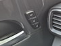 Hyundai Santa Fe 1.6 T-GDI PHEV Premium Sky / Dealer onderhouden / Fabrieksgarantie tot 03-2027 / Head Up Display  / Trekhaak afneembaar / Glazen schuif- en kanteldak / EAER bereik 58 km bereik stad 69 km / Trekgewicht 1350 kg / Stuur- Stoel & Achterbank verwarming / Elektrische achterklep /