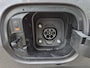 Hyundai Santa Fe 1.6 T-GDI PHEV Premium Sky / Dealer onderhouden / Fabrieksgarantie tot 03-2027 / Head Up Display  / Trekhaak afneembaar / Glazen schuif- en kanteldak / EAER bereik 58 km bereik stad 69 km / Trekgewicht 1350 kg / Stuur- Stoel & Achterbank verwarming / Elektrische achterklep /