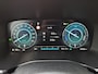 Hyundai Santa Fe 1.6 T-GDI PHEV Premium Sky / Dealer onderhouden / Fabrieksgarantie tot 03-2027 / Head Up Display  / Trekhaak afneembaar / Glazen schuif- en kanteldak / EAER bereik 58 km bereik stad 69 km / Trekgewicht 1350 kg / Stuur- Stoel & Achterbank verwarming / Elektrische achterklep /