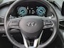 Hyundai Santa Fe 1.6 T-GDI PHEV Premium Sky / Dealer onderhouden / Fabrieksgarantie tot 03-2027 / Head Up Display  / Trekhaak afneembaar / Glazen schuif- en kanteldak / EAER bereik 58 km bereik stad 69 km / Trekgewicht 1350 kg / Stuur- Stoel & Achterbank verwarming / Elektrische achterklep /