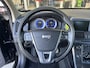 Volvo XC60 2.0 D3 R-Design Airco Cruise controle Leder Trekhaak 1600kg trekgewicht Parkeersensoren achter Stoelverwarming Bluetooth Navigatiesysteem Euro 5