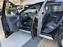 Volvo XC60 2.0 D3 R-Design Airco Cruise controle Leder Trekhaak 1600kg trekgewicht Parkeersensoren achter Stoelverwarming Bluetooth Navigatiesysteem Euro 5