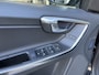 Volvo XC60 2.0 D3 R-Design Airco Cruise controle Leder Trekhaak 1600kg trekgewicht Parkeersensoren achter Stoelverwarming Bluetooth Navigatiesysteem Euro 5