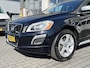 Volvo XC60 2.0 D3 R-Design Airco Cruise controle Leder Trekhaak 1600kg trekgewicht Parkeersensoren achter Stoelverwarming Bluetooth Navigatiesysteem Euro 5