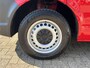 Volkswagen Transporter Kombi 2.0 TDI L2H2 150pk DSG Airco Cruise control Parkeersensoren achter Navigatiesysteem Telefoonverbinding Euro 6 Ideaal voor camperombouw! 8-Persoons