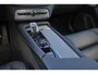 Volvo XC90 T8 Recharge AWD Ultimate Dark Luchtvering - Panorama/schuifdak - IntelliSafe Assist & Surround - 360º Camera - Bowers & Wilkins audio - Adaptieve LED koplampen - Verwarmde voorstoelen, stuur & achterbank - Parkeersensoren voor & achter - Elektr. bedienb. voorstoelen met geheugen - Draadloze tel. lader - Extra getint glas - Inklapbare trekhaak - 22' LMV