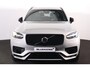 Volvo XC90 T8 Recharge AWD Ultimate Dark Luchtvering - Panorama/schuifdak - IntelliSafe Assist & Surround - 360º Camera - Bowers & Wilkins audio - Adaptieve LED koplampen - Verwarmde voorstoelen, stuur & achterbank - Parkeersensoren voor & achter - Elektr. bedienb. voorstoelen met geheugen - Draadloze tel. lader - Extra getint glas - Inklapbare trekhaak - 22' LMV