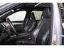 Volvo XC90 T8 Recharge AWD Ultimate Dark Luchtvering - Panorama/schuifdak - IntelliSafe Assist & Surround - 360º Camera - Bowers & Wilkins audio - Adaptieve LED koplampen - Verwarmde voorstoelen, stuur & achterbank - Parkeersensoren voor & achter - Elektr. bedienb. voorstoelen met geheugen - Draadloze tel. lader - Extra getint glas - Inklapbare trekhaak - 22' LMV