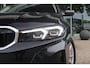 BMW 3-Serie Touring (g21) 320e High Executive 204pk | Trekhaak | LED | Camera | Carplay | Navigatie | Cruise