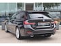 BMW 3-Serie Touring (g21) 320e High Executive 204pk | Trekhaak | LED | Camera | Carplay | Navigatie | Cruise