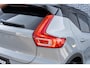 Volvo EX40 Twin Motor Performance Ultra Europa 82 kWh | Harman Kardon audio | 20" | Schuif-/kanteldak | Getint Glas | Elektrische stoelverstelling | Nubuck bekleding | Adaptive Cruise Control | Dodehoekdetectie |