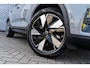 Volvo EX40 Twin Motor Performance Ultra Europa 82 kWh | Harman Kardon audio | 20" | Schuif-/kanteldak | Getint Glas | Elektrische stoelverstelling | Nubuck bekleding | Adaptive Cruise Control | Dodehoekdetectie |