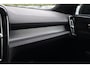 Volvo XC40 T4 Recharge R-Design | Stoelverwarming | Trekhaak | Leder | 360° Camera | 20 INCH | BLIS | Glossy Black | Keyless