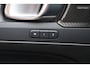Volvo XC40 T4 Recharge R-Design | Stoelverwarming | Trekhaak | Leder | 360° Camera | 20 INCH | BLIS | Glossy Black | Keyless
