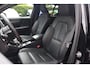 Volvo XC40 T4 Recharge R-Design | Stoelverwarming | Trekhaak | Leder | 360° Camera | 20 INCH | BLIS | Glossy Black | Keyless