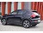 Volvo XC40 T4 Recharge R-Design | Stoelverwarming | Trekhaak | Leder | 360° Camera | 20 INCH | BLIS | Glossy Black | Keyless
