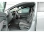 Volkswagen Golf GTI 2.0 TSI 265pk DSG | DCC Onderstel | Panoramadak | Camera | 19" Estoril Velgen