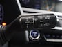 Lexus UX 250h First Edition | BTW voertuig | Dealer Onderhouden | Navigatie | Climate Control | Achteruitrijcamera | Elektrische Achterklep | Parkeersensoren voor+achter | Trekhaak afneembaar |
