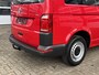 Volkswagen Transporter Kombi 2.0 TDI L2H2 150pk DSG Airco Cruise control Trekhaak 2500kg trekgewicht Parkeersensoren achter Apple carplay Telefoonverbinding Euro 6 Ideaal voor camperombouw! 8-Persoons