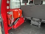 Volkswagen Transporter Kombi 2.0 TDI L2H2 150pk DSG Airco Cruise control Trekhaak 2500kg trekgewicht Parkeersensoren achter Apple carplay Telefoonverbinding Euro 6 Ideaal voor camperombouw! 8-Persoons