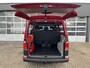 Volkswagen Transporter Kombi 2.0 TDI L2H2 150pk DSG Airco Cruise control Trekhaak 2500kg trekgewicht Parkeersensoren achter Apple carplay Telefoonverbinding Euro 6 Ideaal voor camperombouw! 8-Persoons