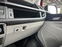 Volkswagen Transporter Kombi 2.0 TDI L2H2 150pk DSG Airco Cruise control Trekhaak 2500kg trekgewicht Parkeersensoren achter Apple carplay Telefoonverbinding Euro 6 Ideaal voor camperombouw! 8-Persoons