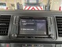 Volkswagen Transporter Kombi 2.0 TDI L2H2 150pk DSG Airco Cruise control Trekhaak 2500kg trekgewicht Parkeersensoren achter Apple carplay Telefoonverbinding Euro 6 Ideaal voor camperombouw! 8-Persoons