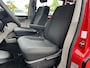 Volkswagen Transporter Kombi 2.0 TDI L2H2 150pk DSG Airco Cruise control Trekhaak 2500kg trekgewicht Parkeersensoren achter Apple carplay Telefoonverbinding Euro 6 Ideaal voor camperombouw! 8-Persoons