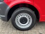 Volkswagen Transporter Kombi 2.0 TDI L2H2 150pk DSG Airco Cruise control Trekhaak 2500kg trekgewicht Parkeersensoren achter Apple carplay Telefoonverbinding Euro 6 Ideaal voor camperombouw! 8-Persoons