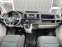 Volkswagen Transporter Kombi 2.0 TDI L2H2 150pk DSG Airco Cruise control Trekhaak 2500kg trekgewicht Parkeersensoren achter Apple carplay Telefoonverbinding Euro 6 Ideaal voor camperombouw! 8-Persoons
