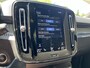 Volvo XC40 1.5 T5 Recharge R-Design | ACC | CAM | CARPAY | CLIMA | NAVI | PDC V&A | STUUR/STOELVERW. | TREKHAAK | WINTERWIELEN LM 19" ZWART