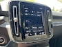 Volvo XC40 1.5 T5 Recharge R-Design | ACC | CAM | CARPAY | CLIMA | NAVI | PDC V&A | STUUR/STOELVERW. | TREKHAAK | WINTERWIELEN LM 19" ZWART
