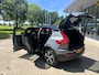 Volvo XC40 1.5 T5 Recharge R-Design | ACC | CAM | CARPAY | CLIMA | NAVI | PDC V&A | STUUR/STOELVERW. | TREKHAAK | WINTERWIELEN LM 19" ZWART