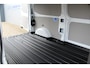 Ford E-Transit Custom ELEKTRISCH 320 L2H1 Limited 65 kWh 218 pk Meerprijs 17" lichtmetalen wielen €. 1.500,- Autm. airco, stoel-, spiegel- en voorraamverw., camera, trekhaak, cruise cntrl, navigatie by Apple Carplay/ Android auto, telefoonvoorb., LED verl. etc.