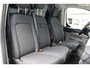 Ford E-Transit Custom ELEKTRISCH 320 L2H1 Limited 65 kWh 218 pk Meerprijs 17" lichtmetalen wielen €. 1.500,- Autm. airco, stoel-, spiegel- en voorraamverw., camera, trekhaak, cruise cntrl, navigatie by Apple Carplay/ Android auto, telefoonvoorb., LED verl. etc.