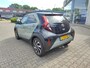Toyota Aygo X PULSE NL-AUTO 1E-EIG CLIMA CAMERA APPLE/ANDROID LED PRIVACY GLASS 17'' LM-VELGEN AD-CRUISE BLUETOOTH