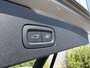 Volvo V60 2.0 B3 Momentum Business | Panoramadak | Harman Kardon Audio | Achteruitrijcamera | Parkeersensoren | Stoelverwarming | Keyless Entry | Elektrische Achterklep | Cruise Control Adaptief | Navigatie | Apple Carplay | Android Auto