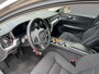 Volvo V60 2.0 B3 Momentum Business | Panoramadak | Harman Kardon Audio | Achteruitrijcamera | Parkeersensoren | Stoelverwarming | Keyless Entry | Elektrische Achterklep | Cruise Control Adaptief | Navigatie | Apple Carplay | Android Auto