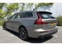 Volvo V60 2.0 B3 Momentum Business | Panoramadak | Harman Kardon Audio | Achteruitrijcamera | Parkeersensoren | Stoelverwarming | Keyless Entry | Elektrische Achterklep | Cruise Control Adaptief | Navigatie | Apple Carplay | Android Auto