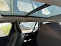 Volvo V60 2.0 B3 Momentum Business | Panoramadak | Harman Kardon Audio | Achteruitrijcamera | Parkeersensoren | Stoelverwarming | Keyless Entry | Elektrische Achterklep | Cruise Control Adaptief | Navigatie | Apple Carplay | Android Auto