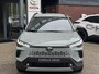 Toyota Corolla Cross 2.0 Hybrid 180 DYNAMIC NIEUW DIRECT LEVERBAAR! BLIND SPOT STOEL/STUURVERW KEYLESS 18'' LM-VELGEN APPLE/ANDROID NAVI CLIMA AD-CRUISE PARK-SENSOREN