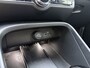 Volvo XC40 B3 177pk Plus Black Edition / Harman Kardon audio / Lighting / Elektrische stoelen met geheugen /